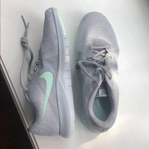 NWOT Nike Flex TR 8 Training Sneakers